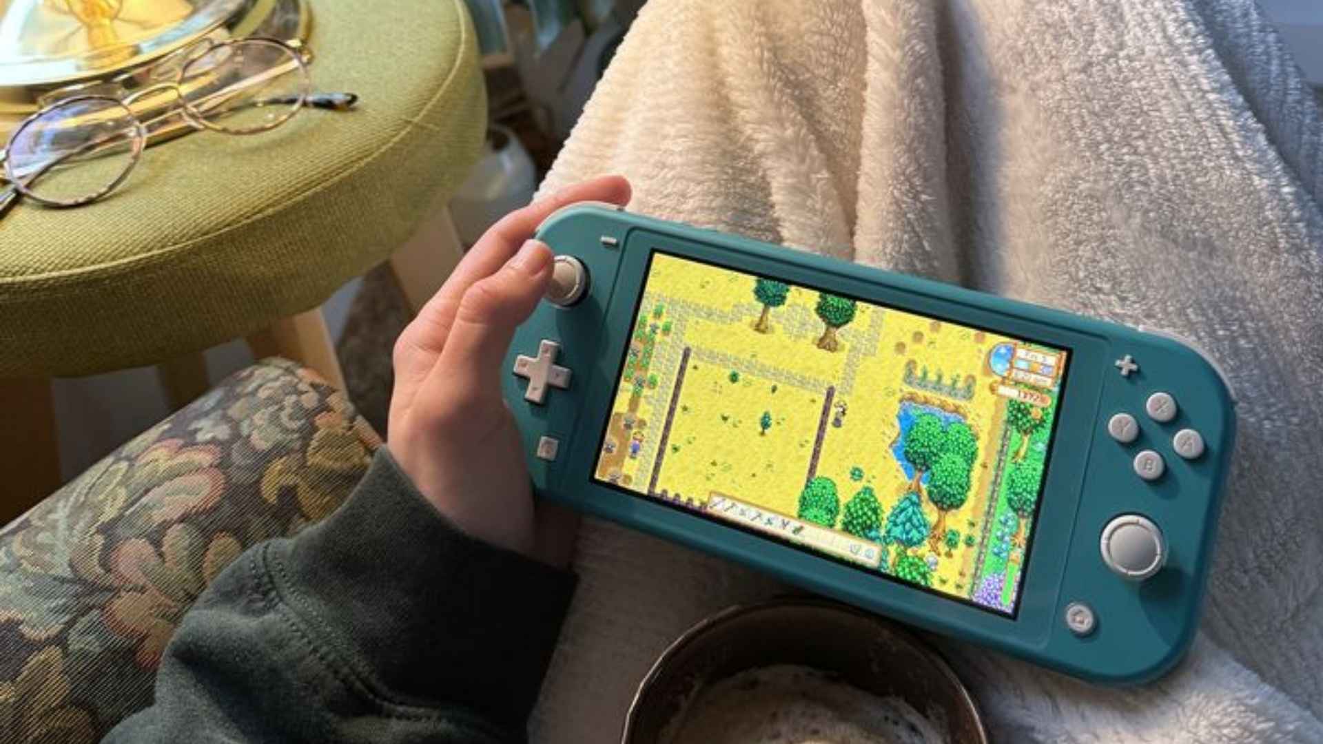 Online Arcade Games with Engaging Story Elements